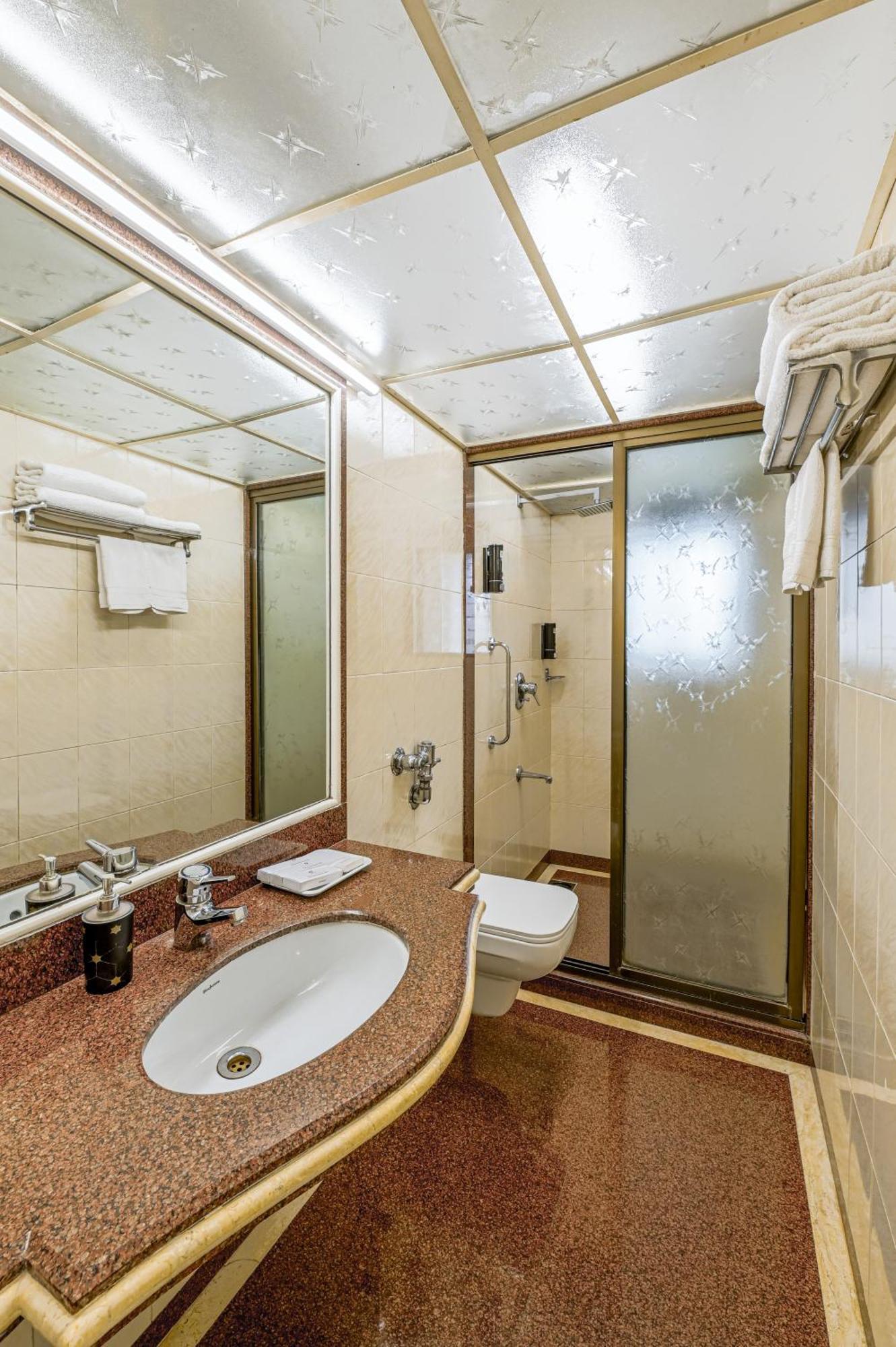 Regal Enclave Hotell Mumbai Eksteriør bilde