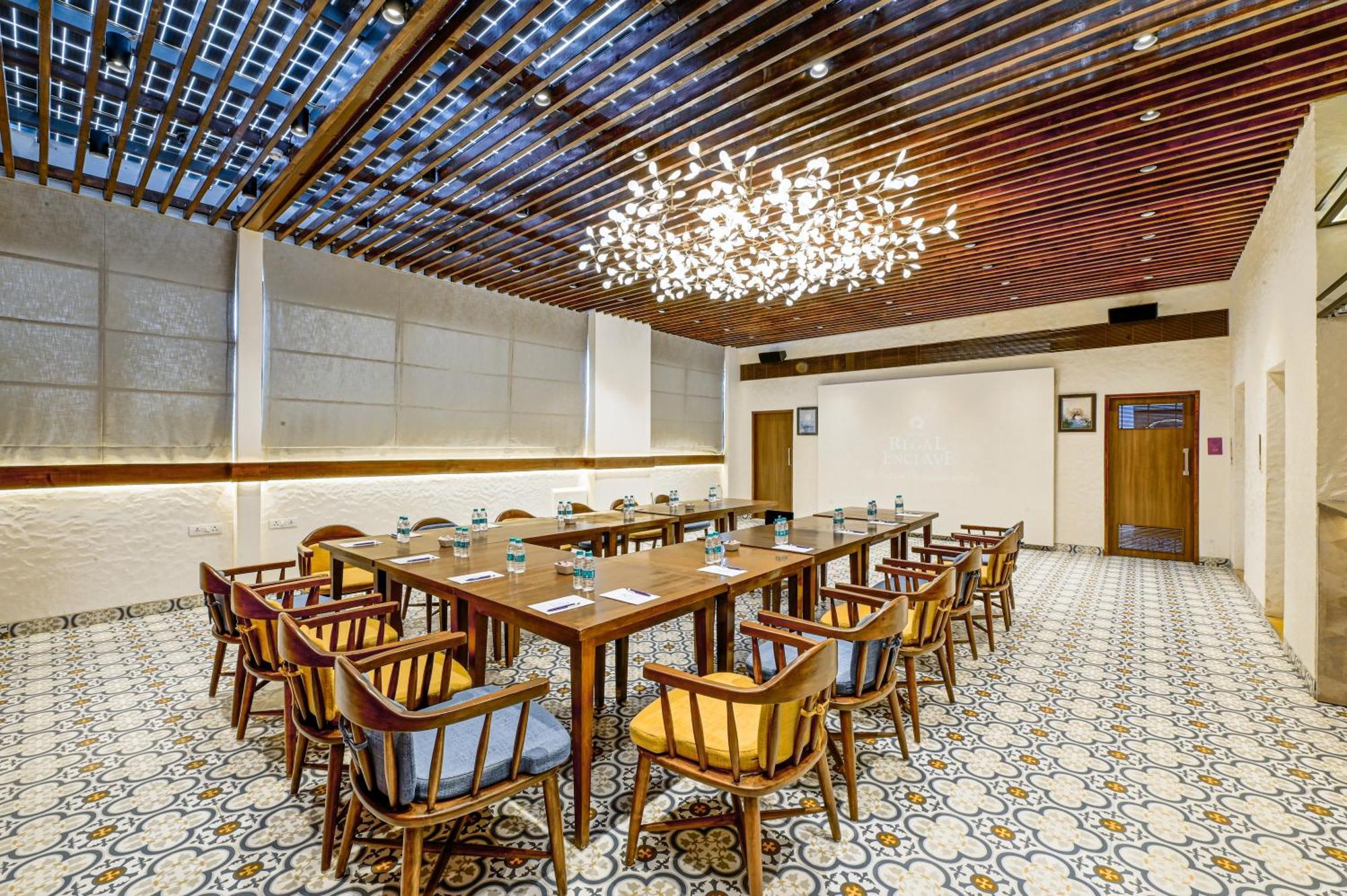 Regal Enclave Hotell Mumbai Eksteriør bilde