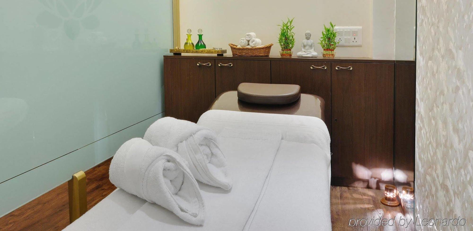 Regal Enclave Hotell Mumbai Eksteriør bilde