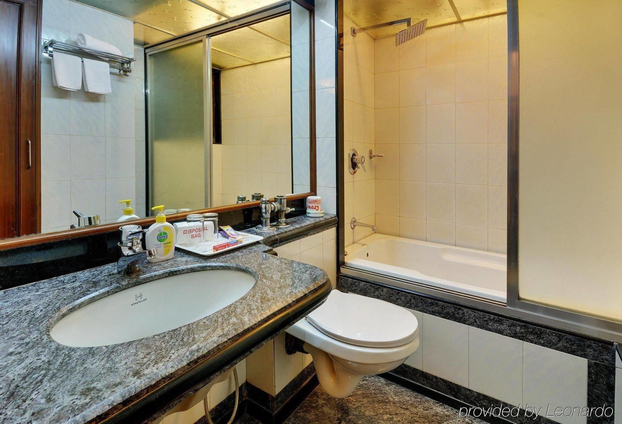 Regal Enclave Hotell Mumbai Eksteriør bilde